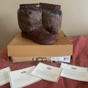 NIB Vilet UGG Boots - LE Style